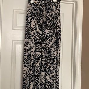 Gap Maxi Skirt ☀️